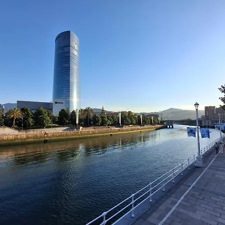 Con Posibilidad Parking Con 3 Y 2 Banos 5 Personas * Bilbao
