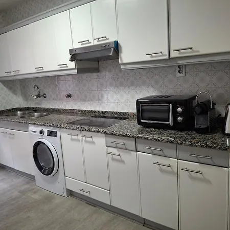 Con Posibilidad Parking Con 3 Y 2 Banos 5 Personas Apartment