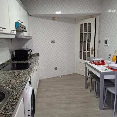 Con Posibilidad Parking Con 3 Y 2 Banos 5 Personas Apartment *