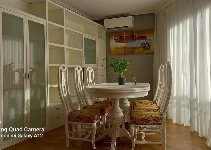 Grande Con Posibilidad De Garage Con 2 Banos Y 2 Terrazas *