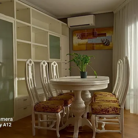 Grande Con Posibilidad De Garage Con 2 Banos Y 2 Terrazas *